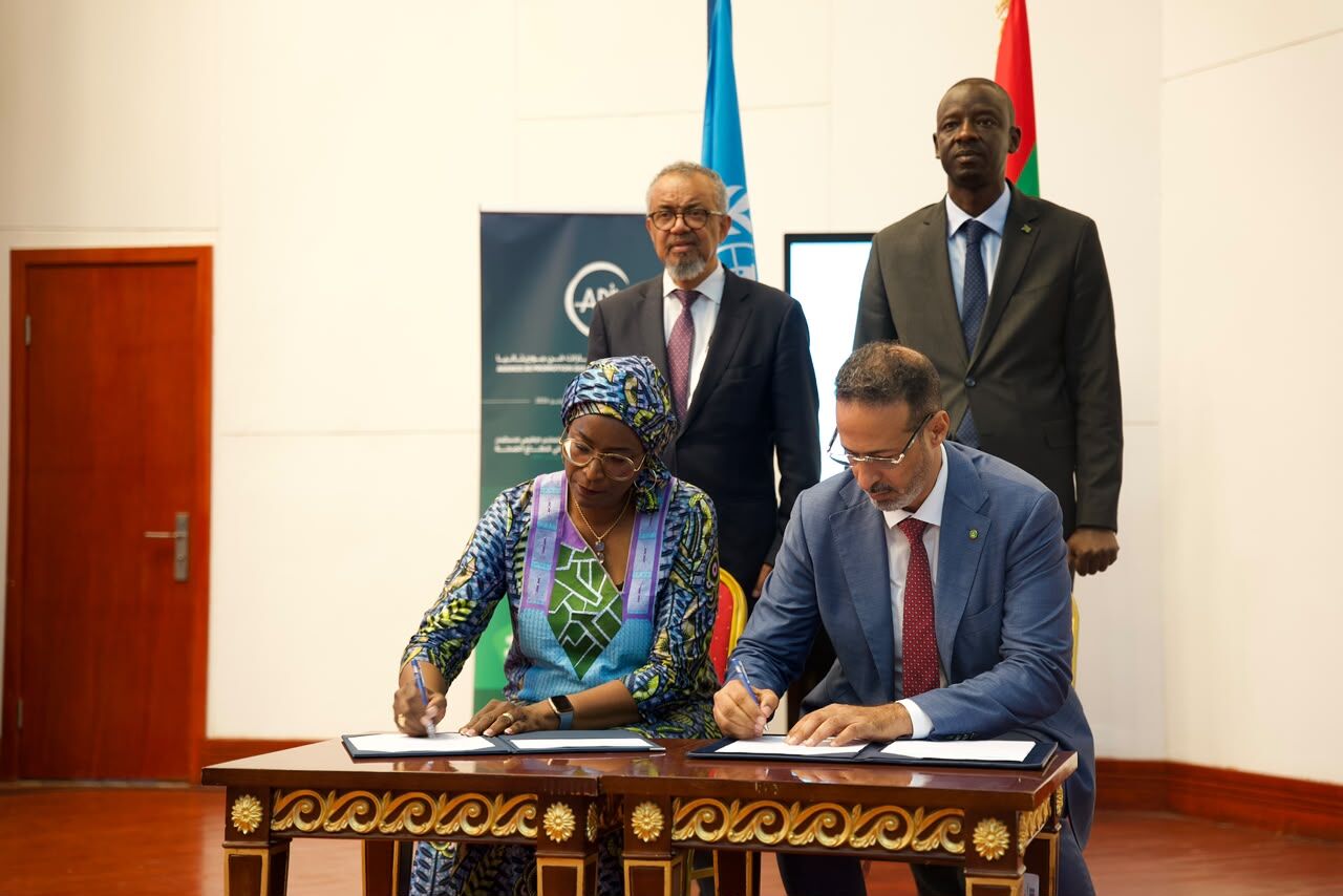 L'OMS et l'Agence de Promotion des Investissements en Mauritanie (APIM) signent un Protocole d'accord pour promouvoir les investissements responsables dans le secteur de la santé